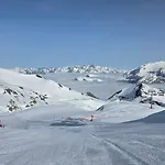 2 Alpes 1800, Pied Des Pistes *